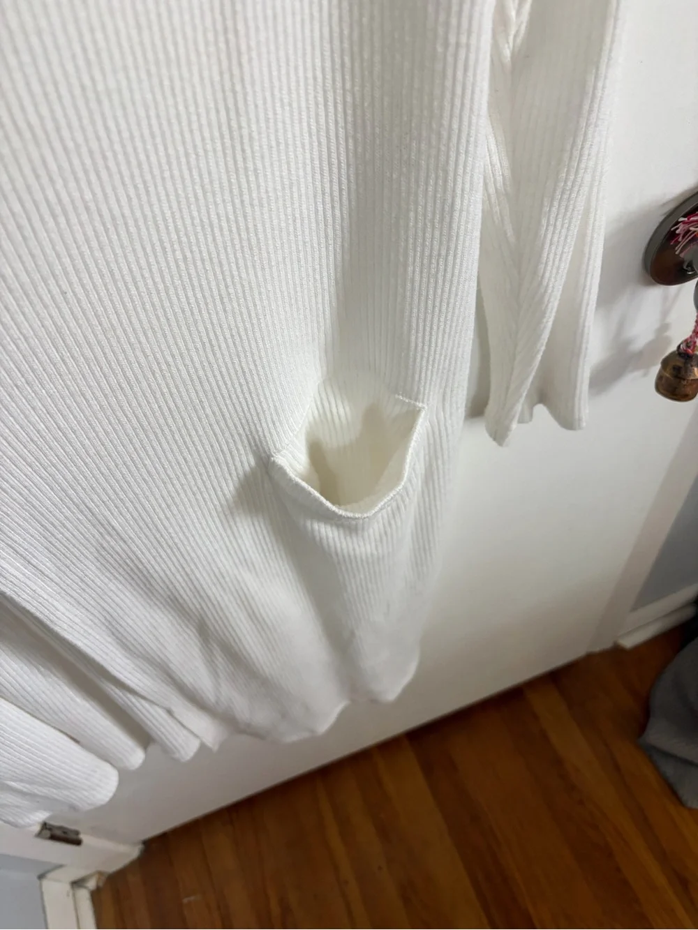 Long White Open Duster with Front Pockets - Picture 5 of 7
